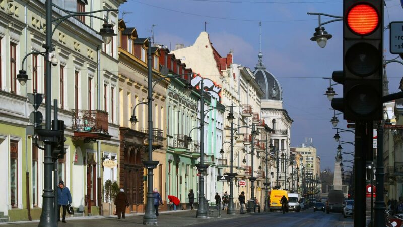 Rewitalizacji zabytkowej kamienicy w Łodzi z niespodziankami