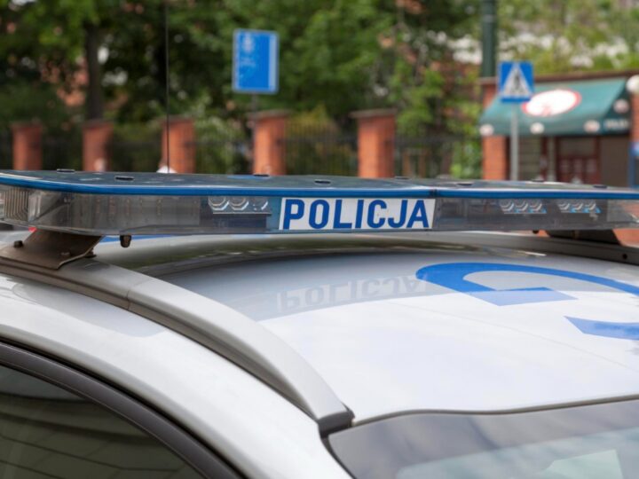 Zasłużone podziękowania dla niewidzialnych bohaterów pracy policyjnej – Dzień Służby Cywilnej w Łasku