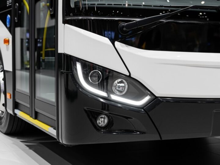 Uczniowie z Łask zyskają tańsze bilety na komunikację miejską dzięki nowej karcie mieszkańca