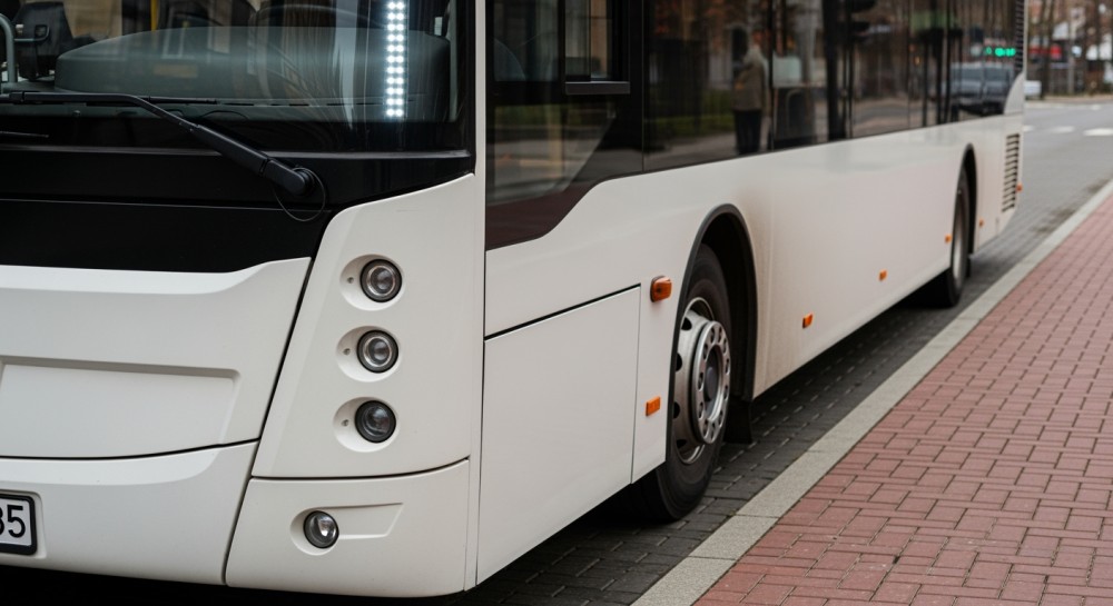 Gmina Łask zyskała nowy autobus dla Środowiskowego Domu Samopomocy